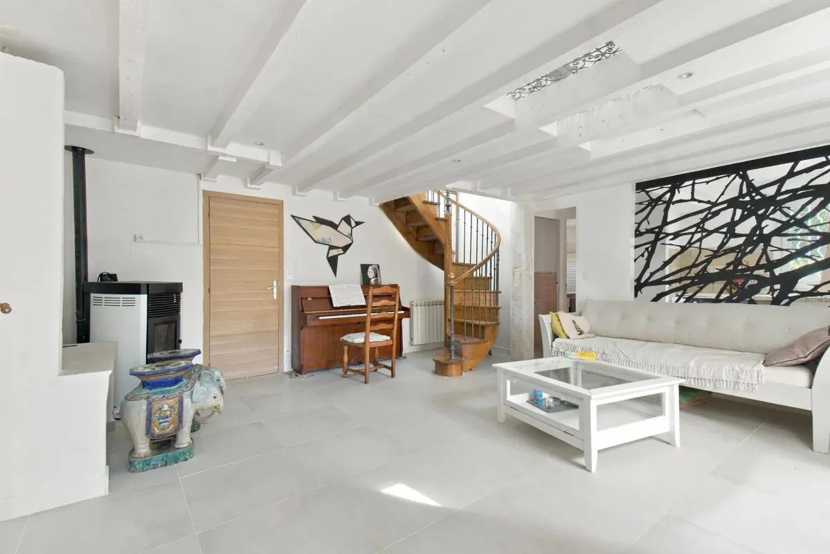 Maison de 11 pièces de 240 m² à Trets