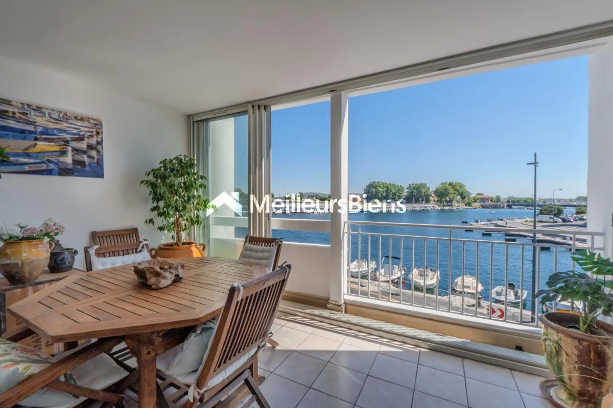 Sète, centre appartement 2 chambres de 96,85 m² avec vue sur quai !