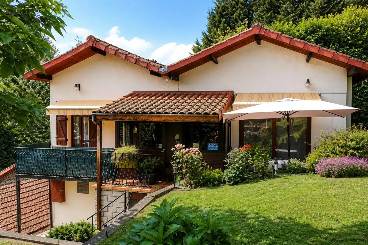 Maison de 6 pièces de 126 m² à Olliergues
