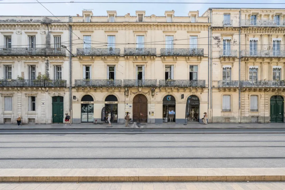 MONTPELLIER (34000) – STUDIO – DERNIER ÉTAGE – IMMEUBLE DE STANDING – AU PIED DU TRAM – IDÉAL INVESTISSEUR