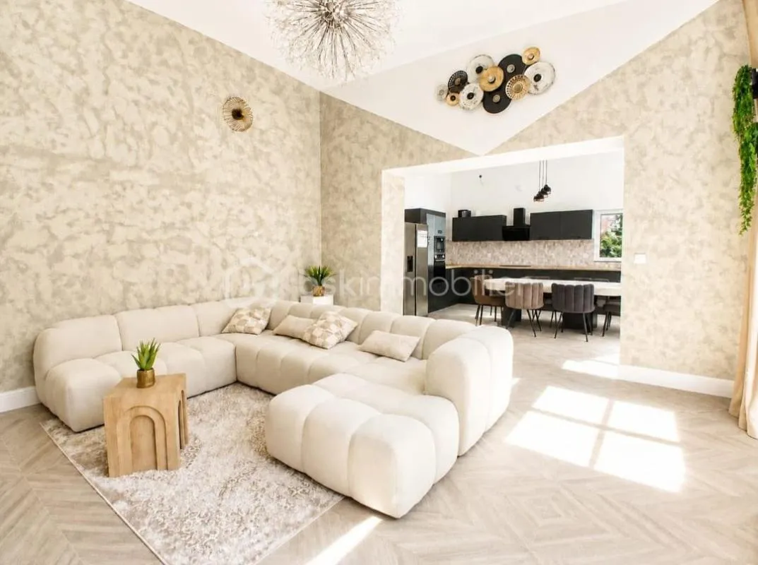 Demeure de caractère du XVIII siècle avec appartement indépendant
