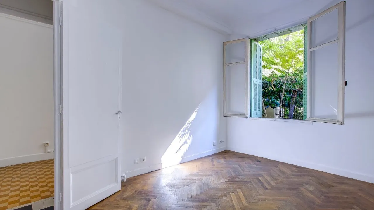 A vendre, Nice Rossini - Grand Studio avec cuisine séparée