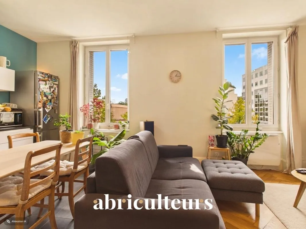 Appartement traversant de 80 m² avec cave, grenier et buanderie – Monplaisir