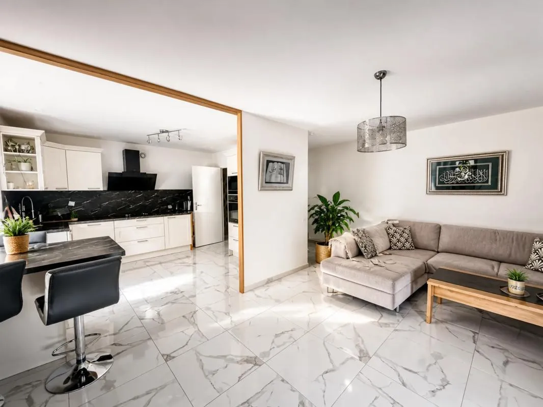 À VENDRE EN EXCLUSIVITÉ – T4 RÉNOVÉ – DERNIER ÉTAGE AVEC BALCON