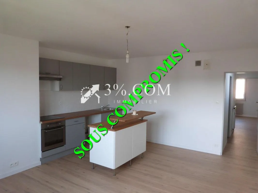3%.COM : T2 + parking Neuhof-village