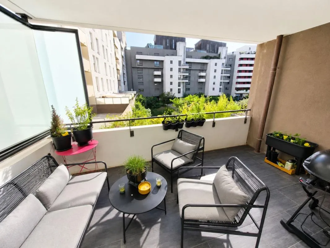 🌟 Port Marianne – Superbe 3 pièces traversant avec terrasse, parking et emplacement premium