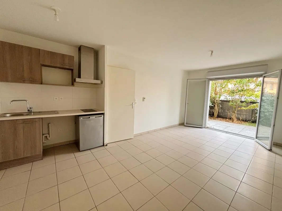 EXCLUSIVITÉ - Appartement 2 pièces avec terrasse , jardin privatif et parking