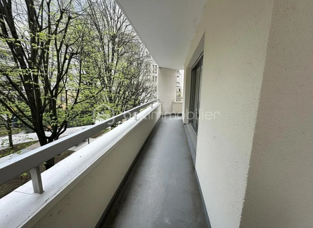 Appartement 2 pièces avec balcon, parking et cave