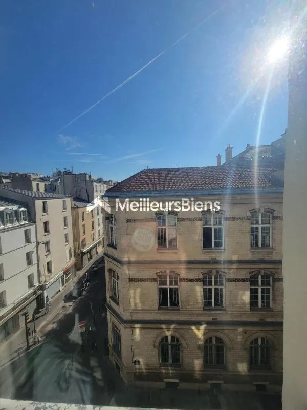 CHAMBRE DE 12,55 m² – DERNIER ÉTAGE AVEC ASCENSEUR – IDÉAL INVESTISSEMENT