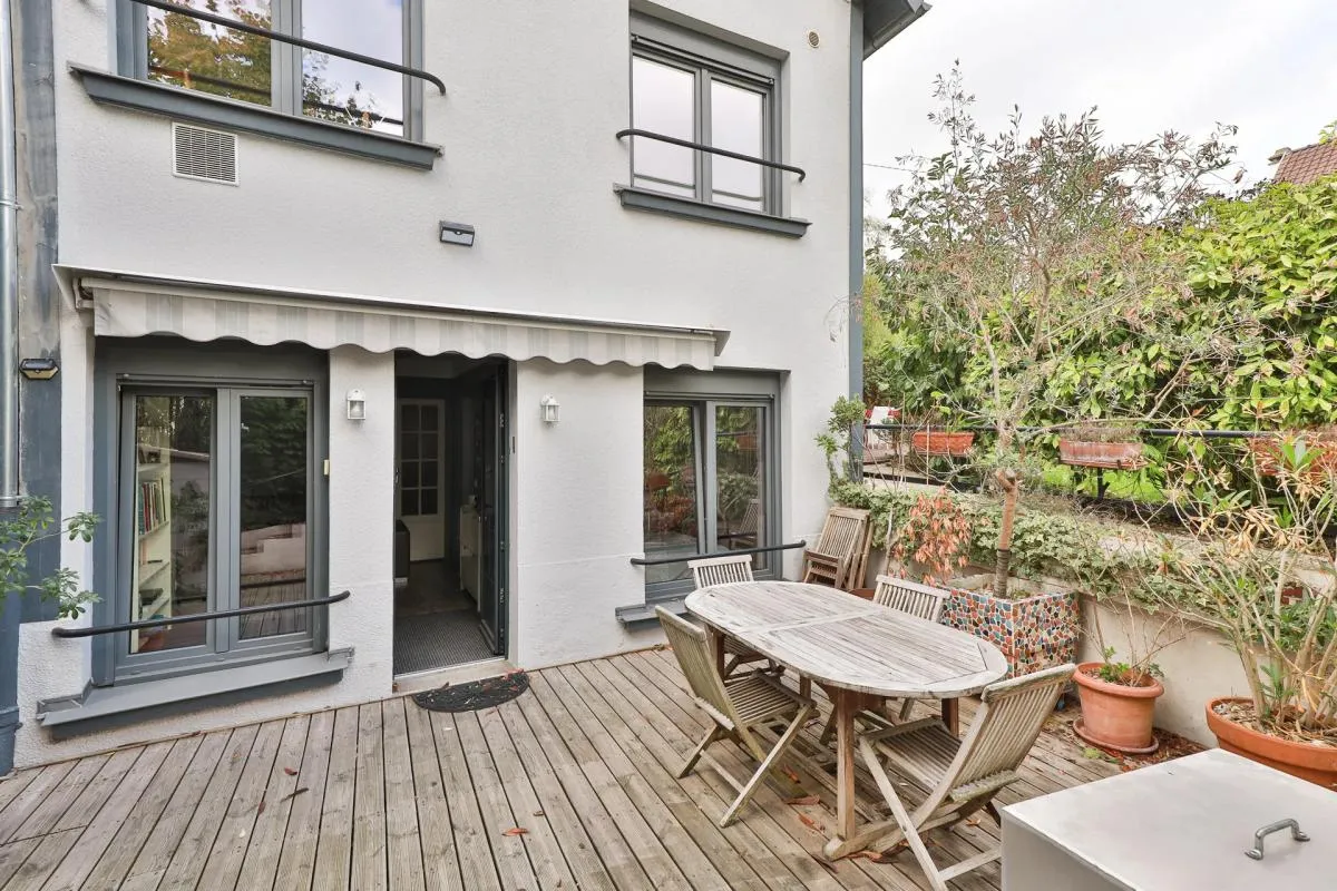 Maison de 6 pièces de 143 m² à Issy-les-Moulineaux