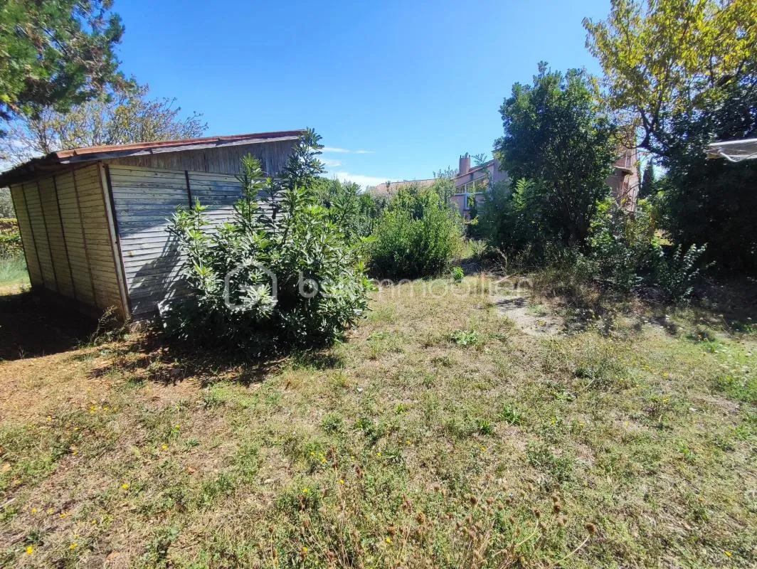 MONTBAZIN terrain constructible de 500 m² hors lotissement