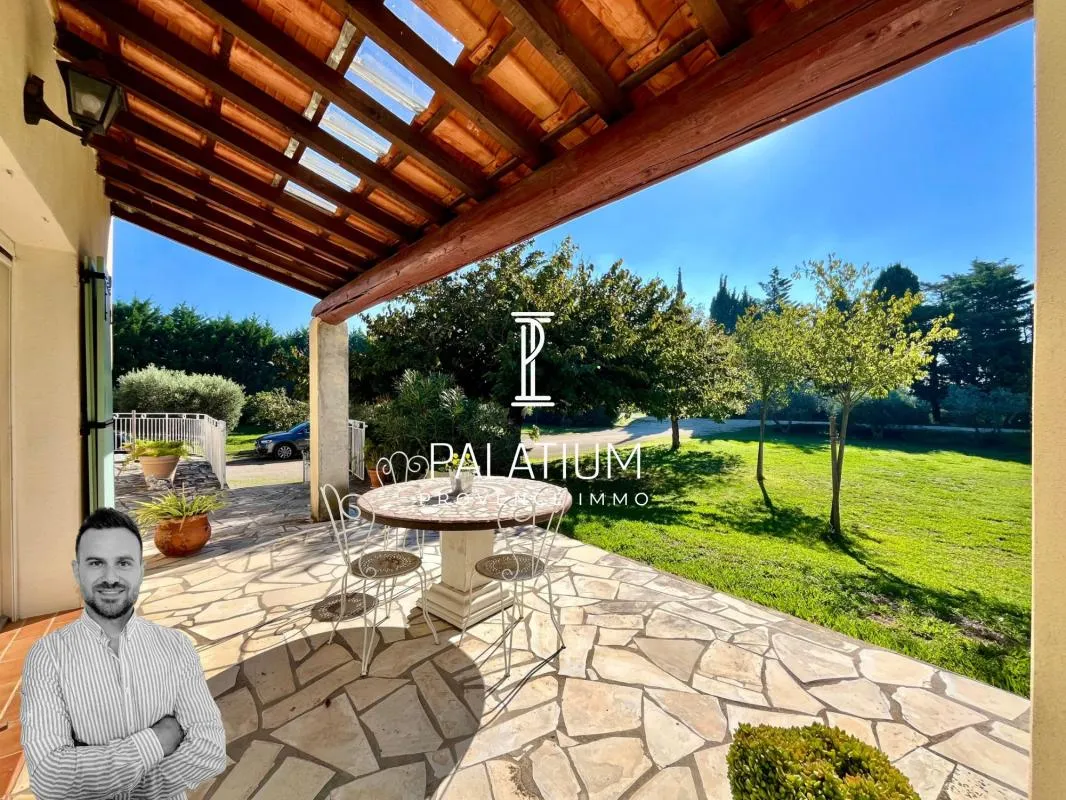 Villa 150m² - Plain pied - 4 chambres - Piscine - Terrain de 5737m²
