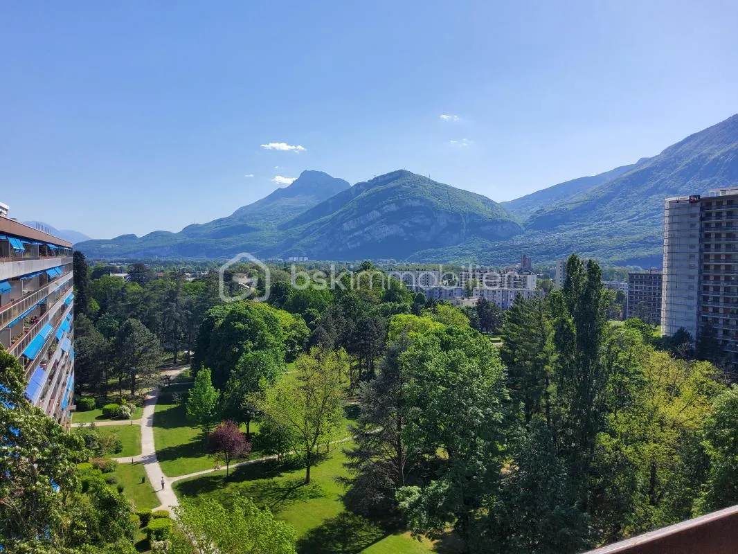 🏠 SAINT-ÉGRÈVE – RÉSIDENCE BARNAVE – 4 PIÈCES 102 m² – DERNIER ÉTAGE – BALCON 16 m² – VUE PARC ET MONTAGNE
