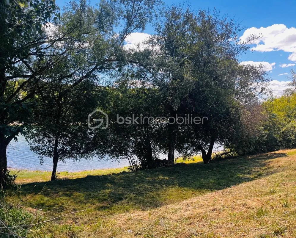 Terrain de loisirs d’exception – Première ligne sur le lac de Pareloup