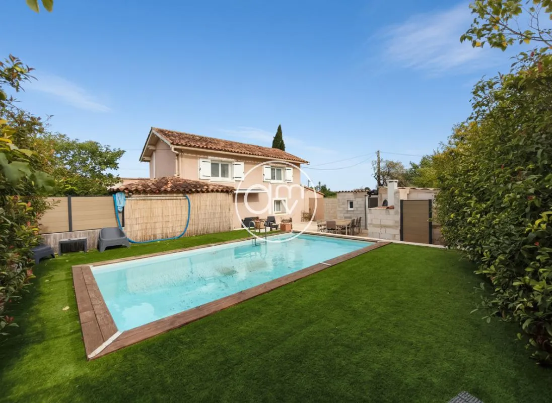 VILLA INDIVIDUELLE AVEC PISCINE, DÉPENDANCES ET T2 INDÉPENDA