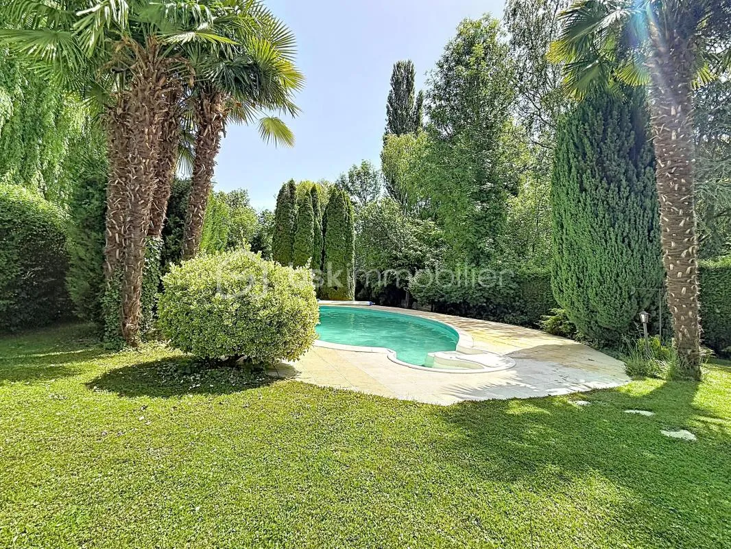 PARMAIN Maison 8 pièces 5 chambres avec PISCINE