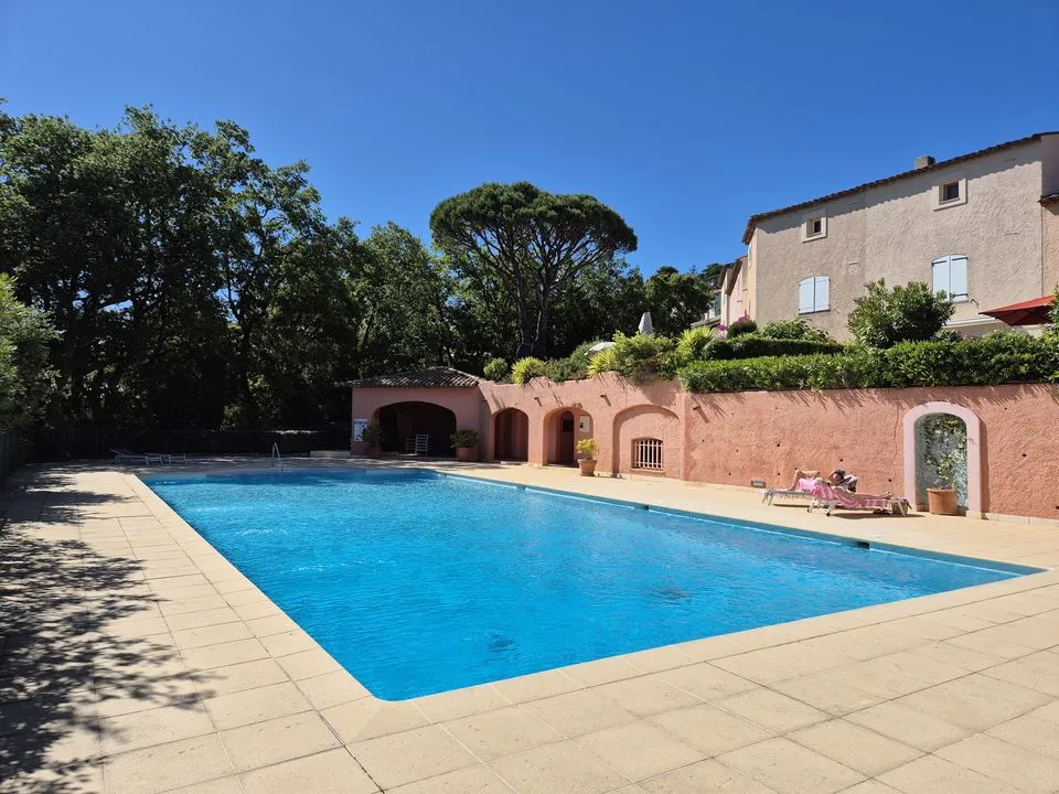 APPARTEMENT T2 GRIMAUD