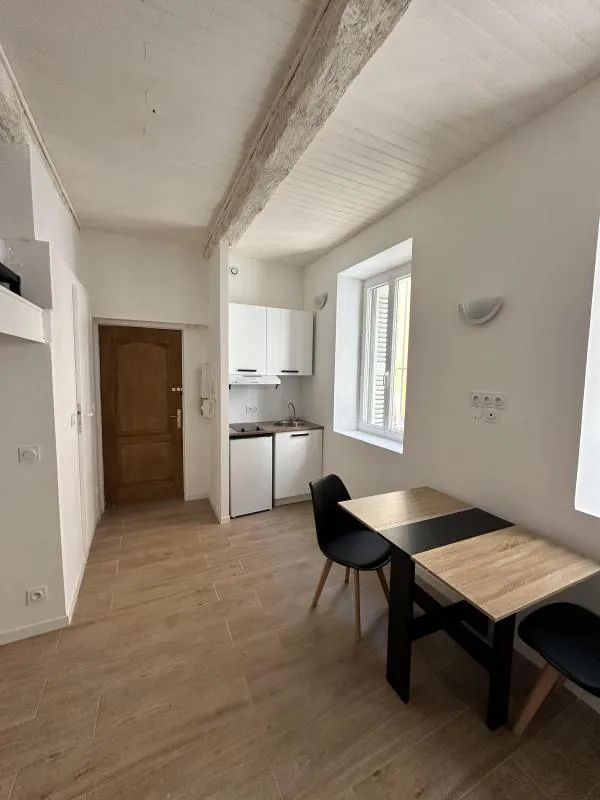 TOULON – Studio entièrement rénové avec mezzanine – Idéal investissement ou premier achat