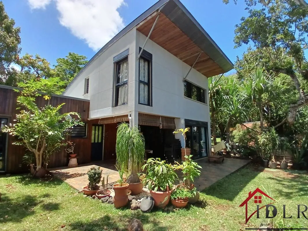 A vendre Charmante villa F4/5 de 133 m2 sur terrain arboré d