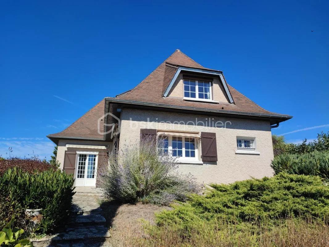 ✨ Maison traditionnelle avec vue panoramique – Cadre exceptionnel à 3 min de Pont-sur-Yonne ✨