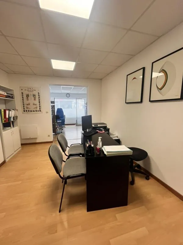 CAUDRY CENTRE : IMMEUBLE MIXTE À HAUT POTENTIEL (C/D) – Local Pro 45m² + Duplex Loué 65m² – Rentabilité Immédiate