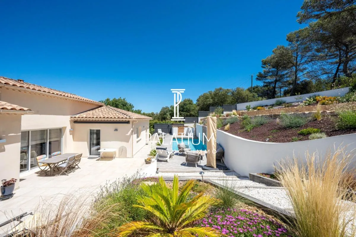Maison T4 de 2016 - 233m² sur terrain de 1000m²