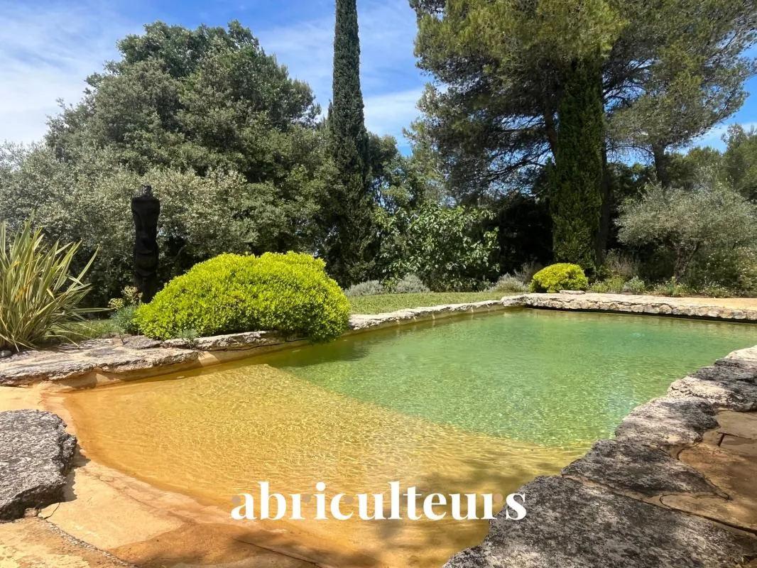 Villa rénovée de 155 m² en vente au pied du Luberon à Cheval-Blanc (84460)