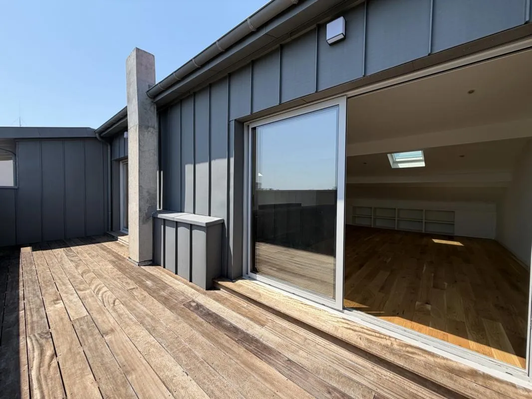 Appartement 5 pièces avec terrasse - Saint Genes