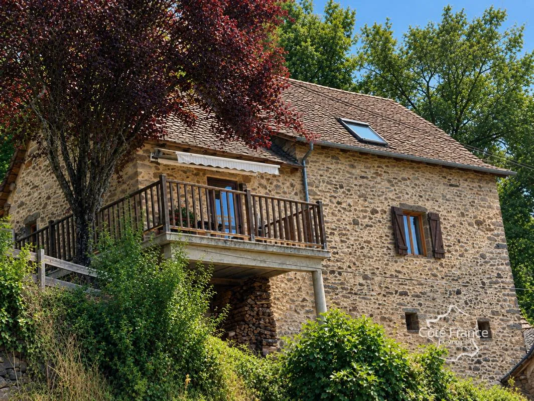 Très charmante maison d'habitation authentique avec dépendan