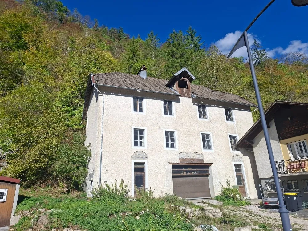 Maison à Saint Hippolyte 9 pièces 195 m2 - Terrain 52.2 ares