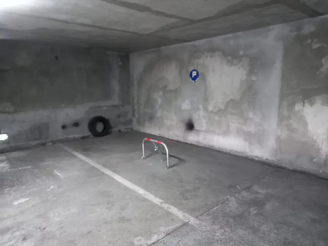 MAGNAN, place de parking souterrain