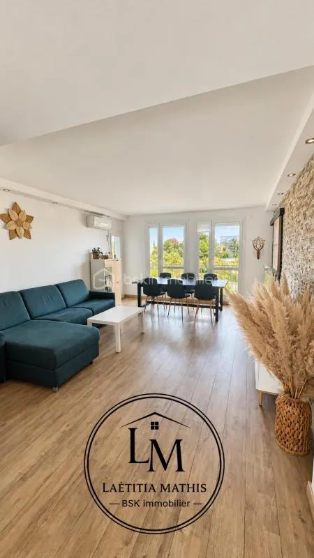 Lumineux T4 RÉNOVÉ AVEC GOÛT - 2 balcons et 1 loggia - stationnement privé et 1 cave - 199 000 €