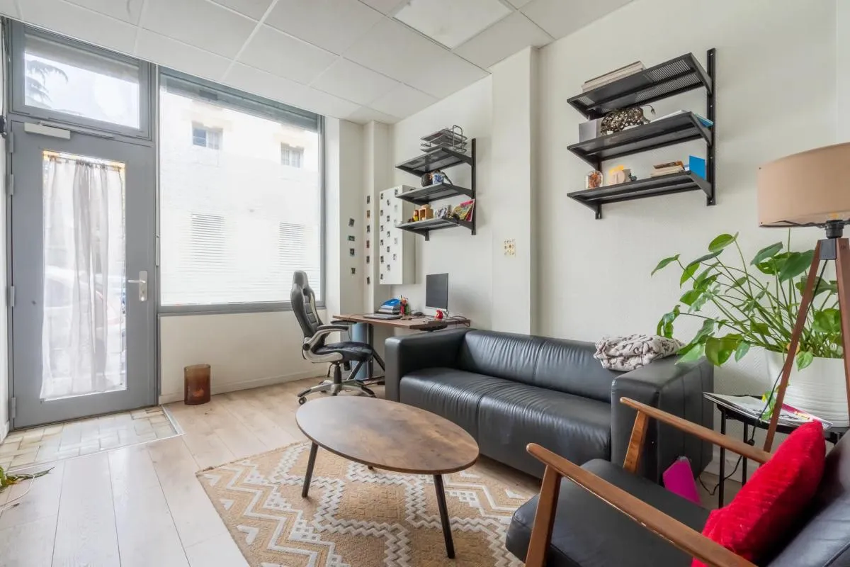 Paris 11e – 50 m² en rez-de-chaussée – Idéal profession libérale, paramédical ou commerce