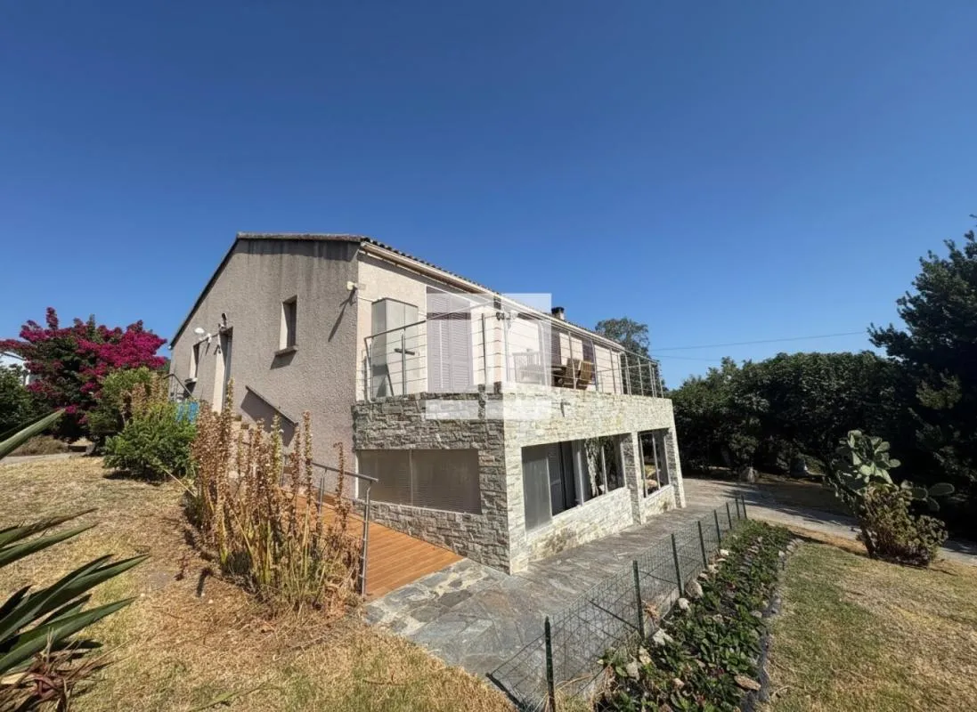 Maison de 152m2 avec un terrain de 2905m2