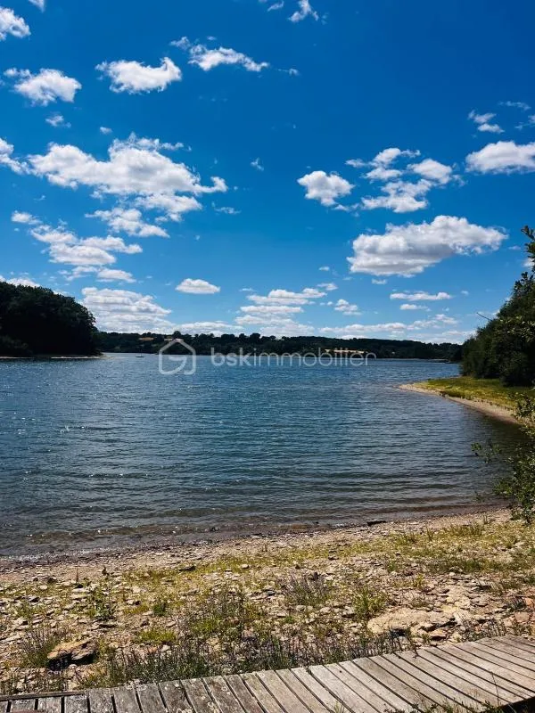 Pieds dans l'eau ... Une opportunité rare en bordure du lac de Pareloup