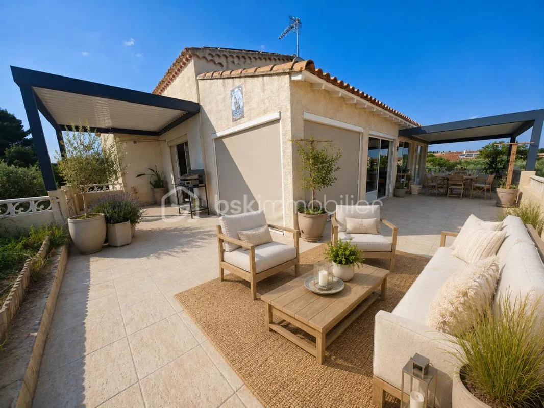 RARE !!! à 15 min de la plage, entre Montpellier et Sète – Propriété de caractère de 233 m² au cœur de 3285 m² constructibles–