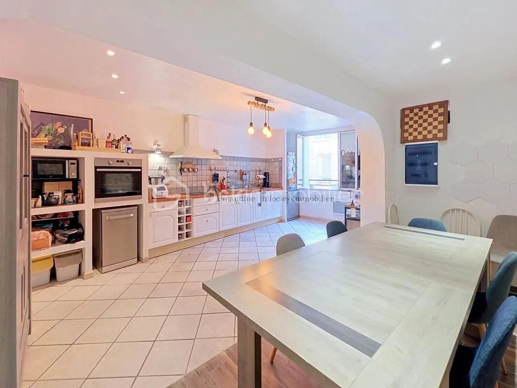 Maison atypique au coeur du village!!