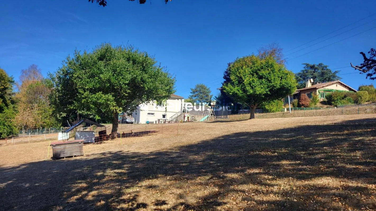 Deux-Grosnes 69860 : maison 5 pièces avec véranda et terrain 3290 m²