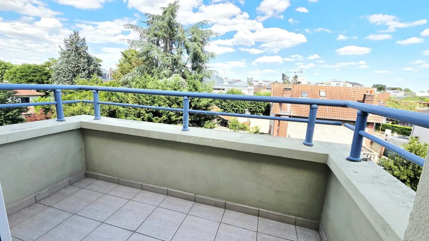 Appartement 2 pièces de 42 m² avec balcon, ascenseur et parking