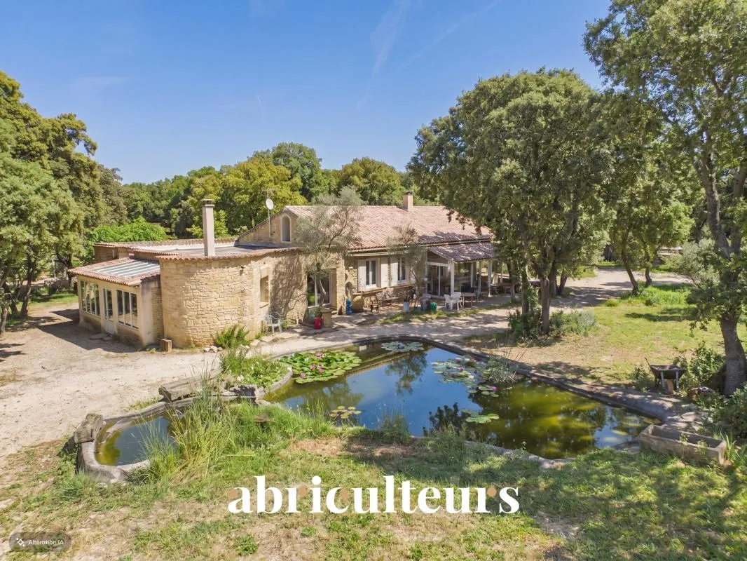 maison en pierre de 254 m² en vente à Grans (13250)
