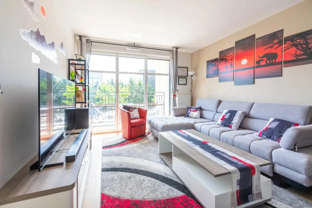 Appartement 4 pièces de 82 m² à Clamart avec Balcon et Parking