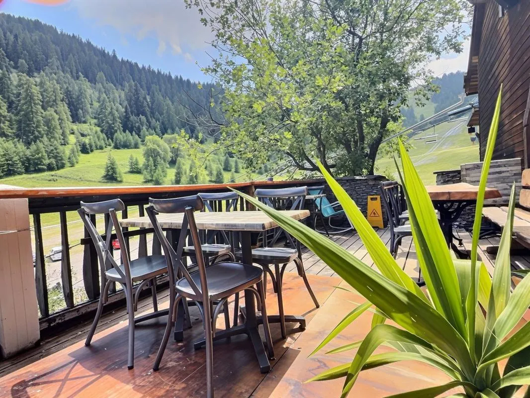 Hôtel Restaurant Bar (murs)….
En plein cœur du Mercantour et idéalement situé au pied du télésiège et de la luge d’été