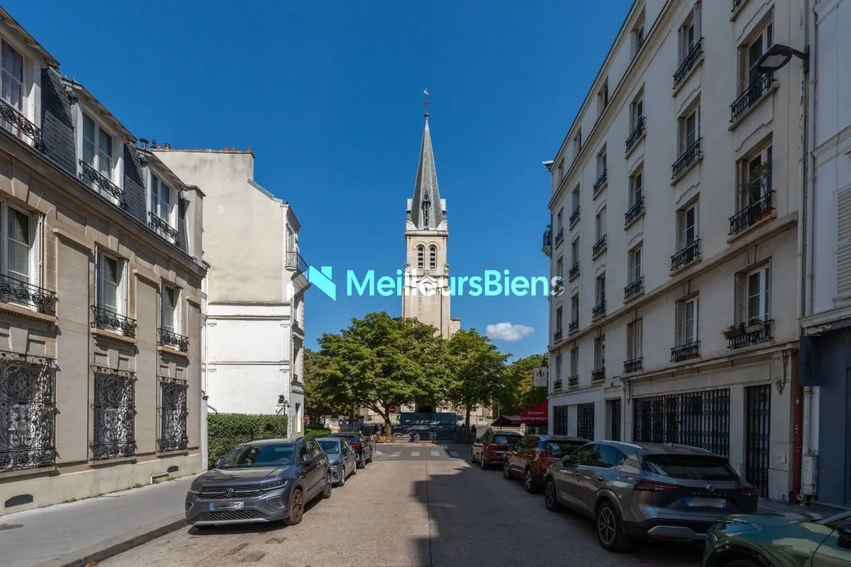 LA CAMPAGNE AU COEUR DE PARIS 15 - MAISON FAMILIALE RENOVEE AVEC VUE JARDIN