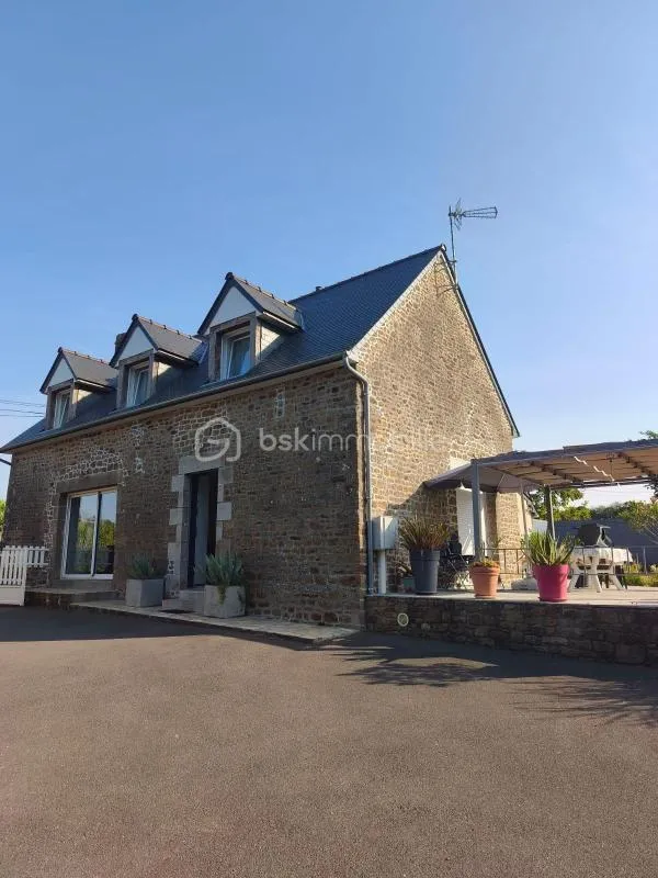 Tres belle maison en pierre avec dependances et terrain