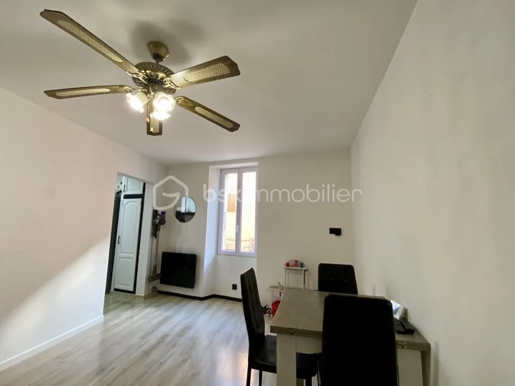 Maison de 103 m2 située en plein cœur du village - 6 pièces – fort potentiel d'aménagement