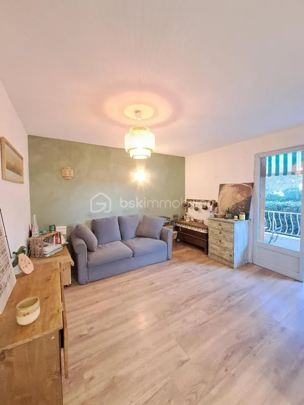 Charmant T2 en rez-de-jardin avec parking à Sanary-sur-Mer