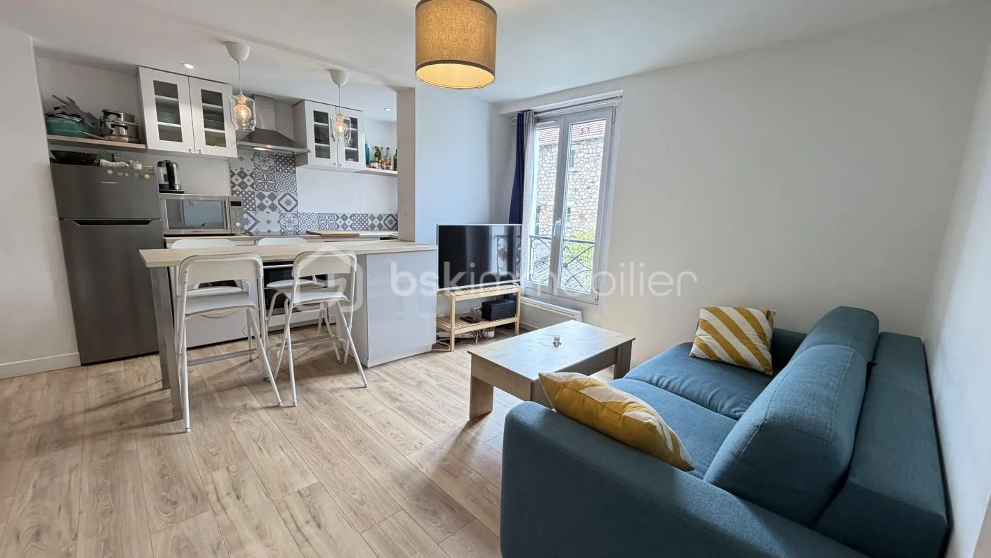 MONTREUIL Charmant appartement 62m2 au sol des années 30 avec terrasse