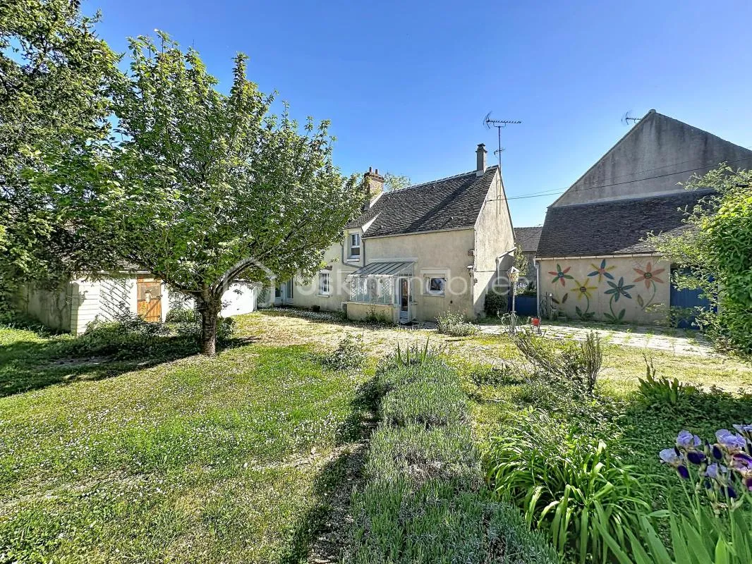 LONGERE + MAISON D'AMIS