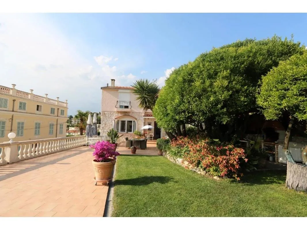 NICE-MONT BORON VILLA 2/3 PIECES JARDIN TERRASSE GARAGE