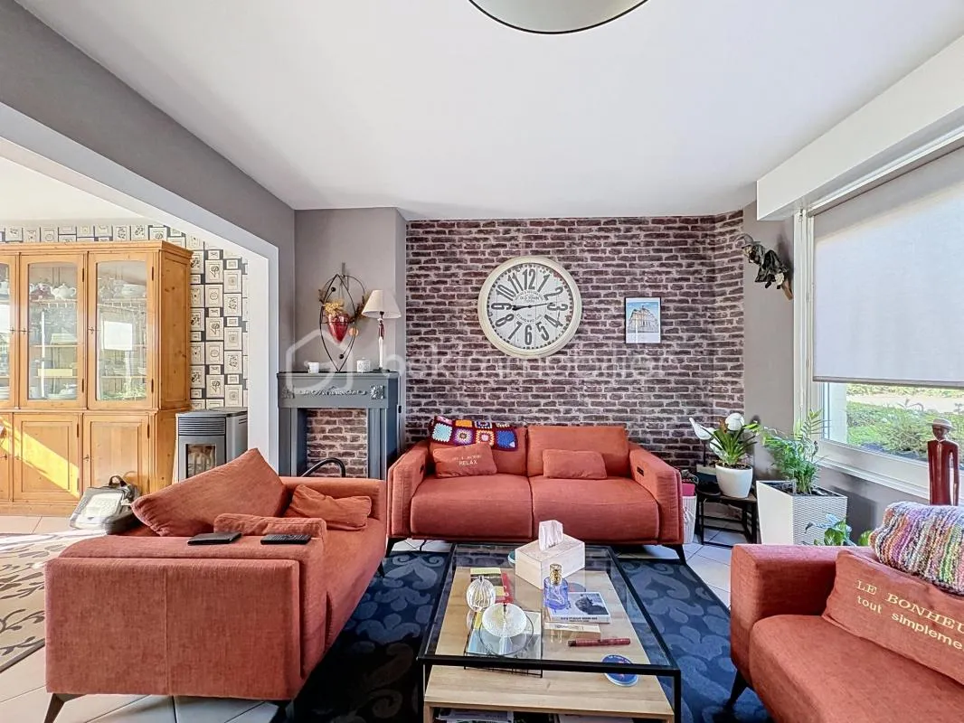 Maison lumineuse 4 chambres avec jardin, garage et combles aménageables à Tourcoing